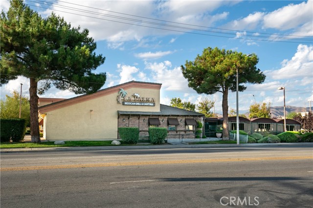 2162 E Palmdale Boulevard, Palmdale CA: https://media.crmls.org/medias/0b018792-4642-4723-8359-757b6f103edb.jpg