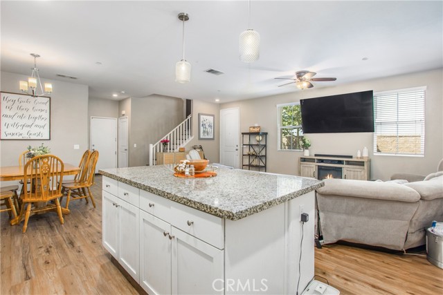 Detail Gallery Image 7 of 26 For 2002 Juniper Ln, Colton,  CA 92324 - 3 Beds | 2/1 Baths