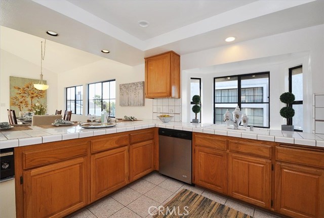 109 Guadalupe Avenue, Redondo Beach, California 90277, 4 Bedrooms Bedrooms, ,2 BathroomsBathrooms,Residential,Sold,Guadalupe,PV17120512