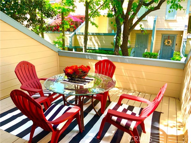 Detail Gallery Image 21 of 51 For 9917 Independence Ave #C,  Chatsworth,  CA 91311 - 2 Beds | 2 Baths