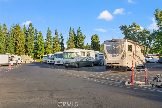 5200 Irvine Blvd., Irvine CA: https://media.crmls.org/medias/0b052077-6924-476a-bc85-81801938238e.jpg