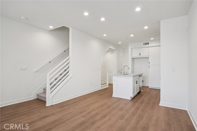 Detail Gallery Image 5 of 21 For 107 N First Ave, Upland,  CA 91786 - 3 Beds | 3 Baths
