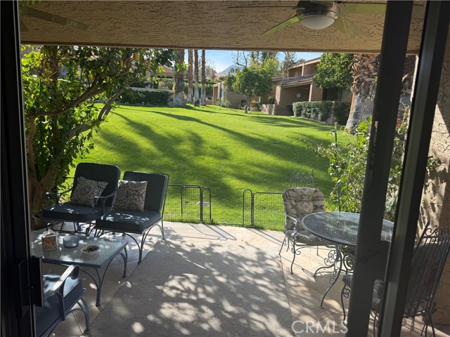48861 Phlox, Palm Desert CA: https://media.crmls.org/medias/0b061eb6-98eb-4b92-8afc-058c939c169e.jpg