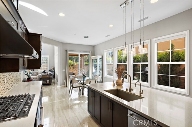 42 Castellana, Lake Forest CA: https://media.crmls.org/medias/0b064e54-58f6-4ad7-b535-dac9b674d860.jpg