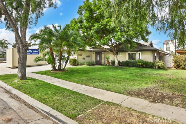 19351 Pitcairn Ln, Huntington Beach, CA 92646