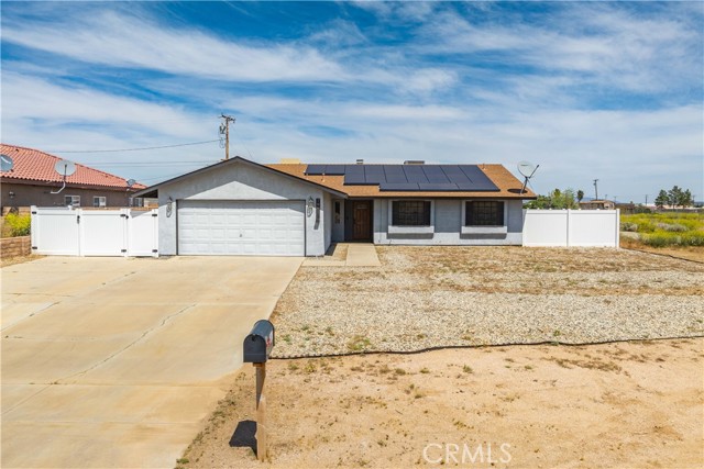 Detail Gallery Image 3 of 37 For 7881 Fernwood, California City,  CA 93505 - 3 Beds | 2 Baths