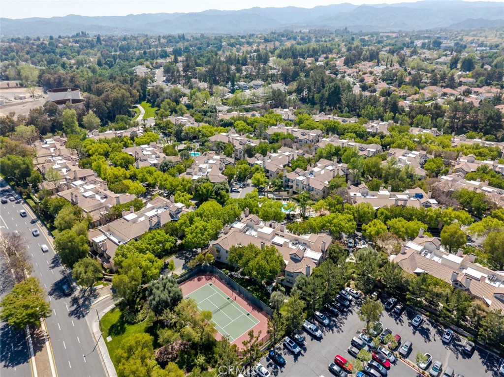 https://media.crmls.org/medias/0b06d55e-e0c4-47c7-8fd3-b39e0c6c6408.jpg?preset=X-Large