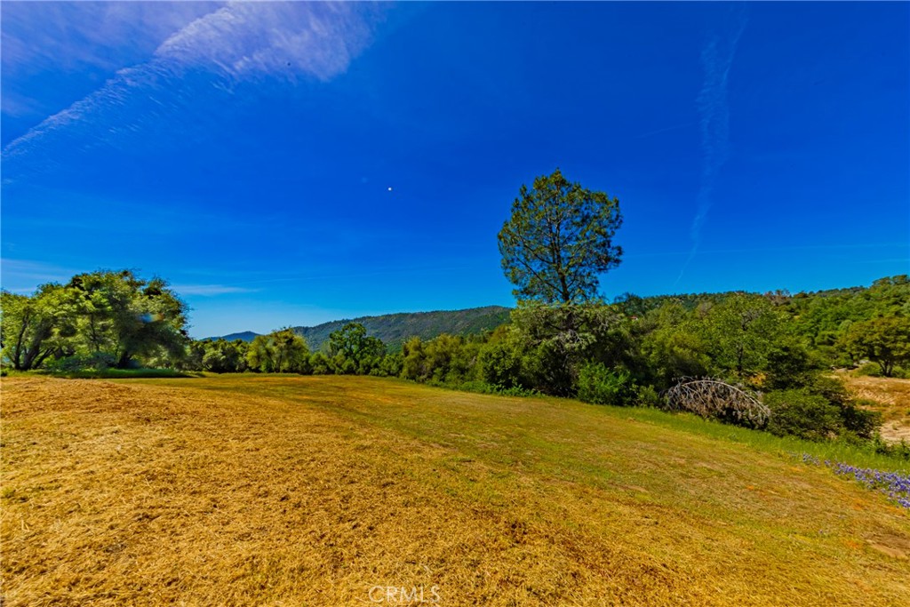 https://media.crmls.org/medias/0b06d847-e692-49d5-8f2b-2d02d6c74daf.jpg?preset=X-Large