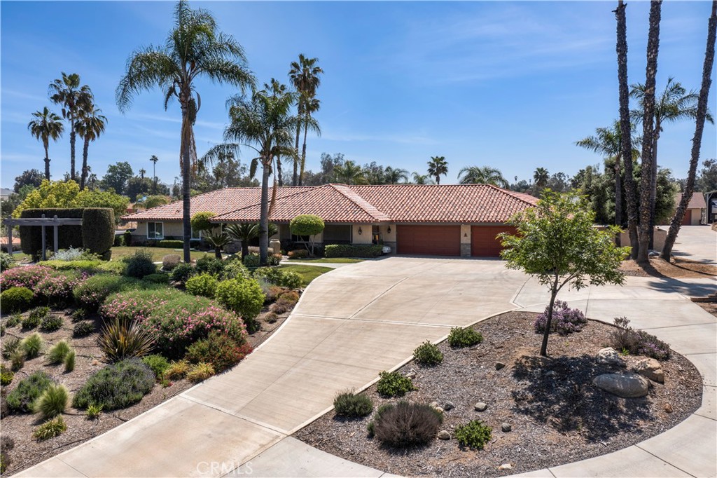 16075 Rawhide Lane, Riverside, CA 92504