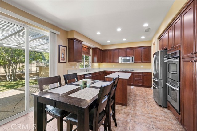 26821 Peppertree Drive, Valencia CA: https://media.crmls.org/medias/0b09b50a-caf3-4892-bdc3-cb6f67d7e135.jpg