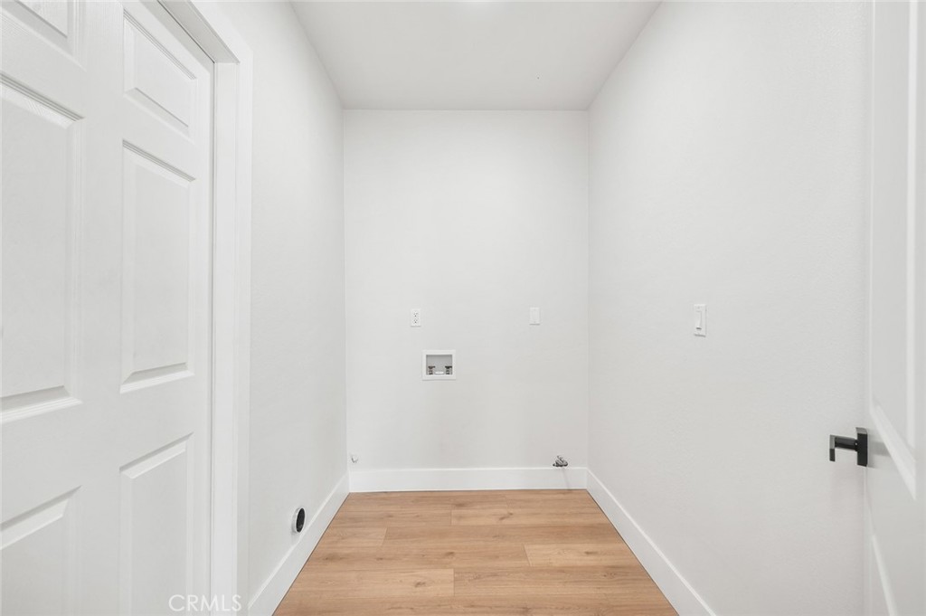 https://media.crmls.org/medias/0b09d236-9bdc-4958-a930-10da413ca025.jpg?preset=X-Large