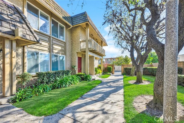 Detail Gallery Image 3 of 65 For 18265 Big Ben Ct, Fountain Valley,  CA 92708 - 4 Beds | 2/1 Baths