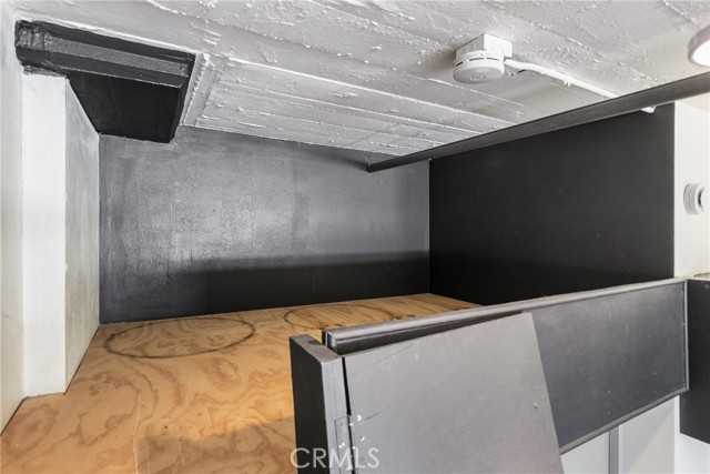 420 S San Pedro Street, Los Angeles CA: https://media.crmls.org/medias/0b0a84b0-61c0-4af4-b57a-186e8aa8f3b2.jpg