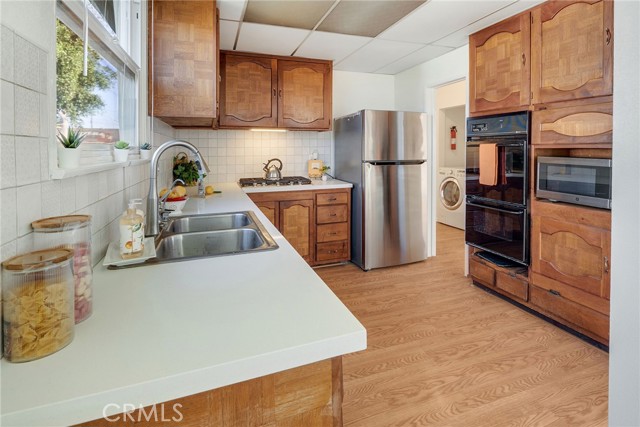 Detail Gallery Image 12 of 28 For 18405 Haas Ave, Torrance,  CA 90504 - 3 Beds | 2 Baths