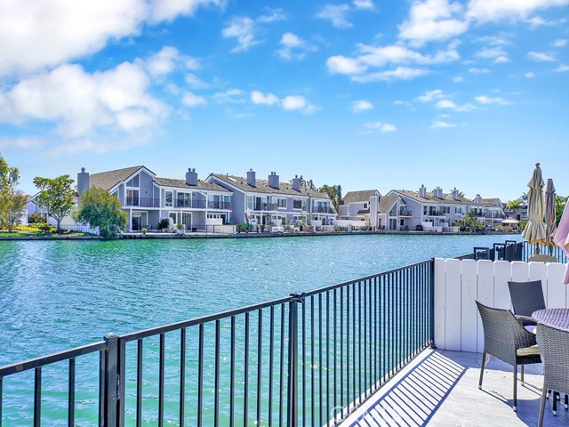 3512 Bravata Drive, Huntington Beach CA: https://media.crmls.org/medias/0b0aaae2-8c52-46fe-b003-cc681f7b6f5b.jpg