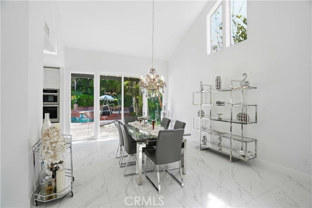 Detail Gallery Image 9 of 56 For 7600 Southby, West Hills,  CA 91304 - 5 Beds | 5 Baths