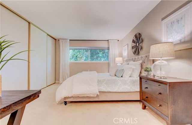 2405 Via Mariposa W, Laguna Woods CA: https://media.crmls.org/medias/0b0d6ea6-7956-4e5d-8a23-700338178760.jpg