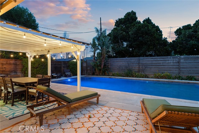 23642 Oxnard Street, Woodland Hills CA: https://media.crmls.org/medias/0b0d70c4-52c8-434d-a683-248bec30c7ae.jpg