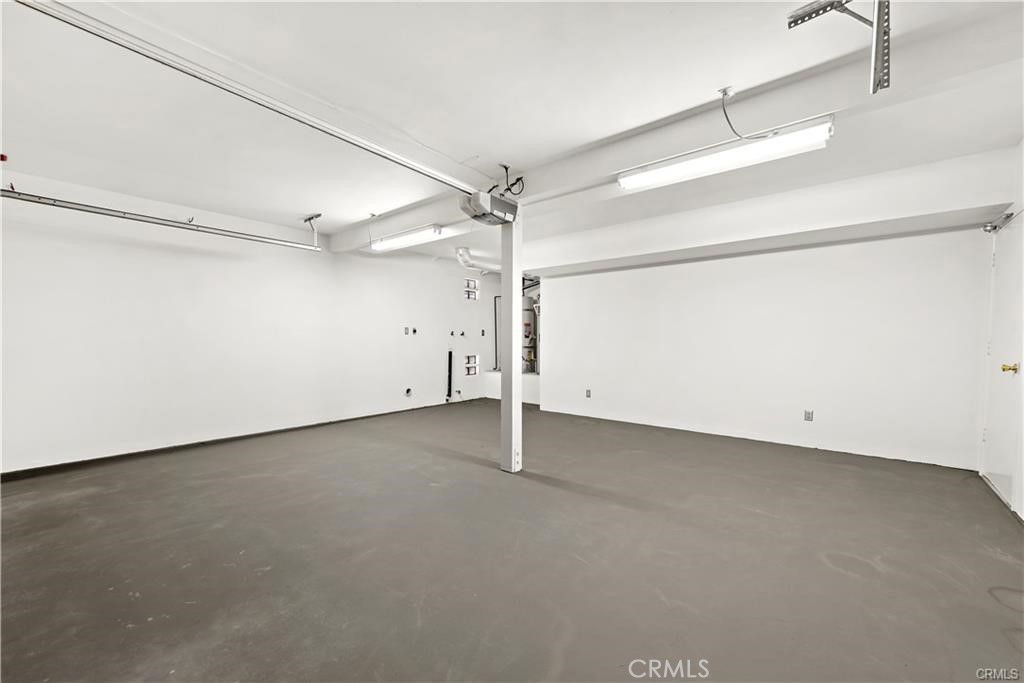 https://media.crmls.org/medias/0b0d8bec-9373-450f-8761-4e9c4cca40fd.jpg?preset=X-Large