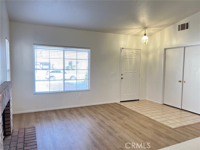 Detail Gallery Image 2 of 21 For 14351 via Roca, Victorville,  CA 92392 - 4 Beds | 2 Baths