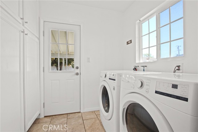 2563 W Carson Street, Torrance CA: https://media.crmls.org/medias/0b0dde72-fa72-4af5-abdd-e220546a237a.jpg