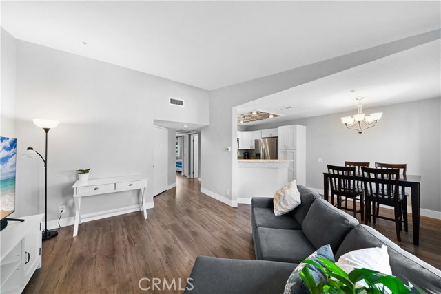 Detail Gallery Image 4 of 26 For 2620 Avenida Del Vista #203,  Corona,  CA 92882 - 1 Beds | 1 Baths