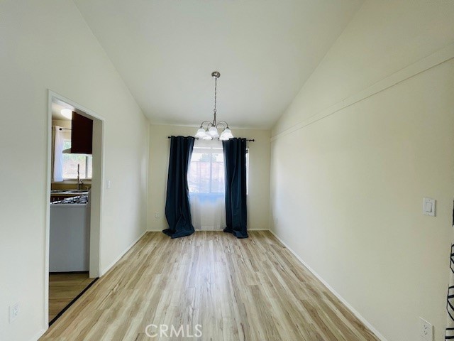 Detail Gallery Image 7 of 27 For 9722 Geyser Ave, Northridge,  CA 91324 - 3 Beds | 2 Baths