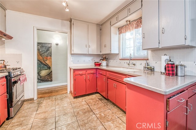 Detail Gallery Image 14 of 40 For 3421 N Callisch St, Fresno,  CA 93726 - 2 Beds | 1/1 Baths