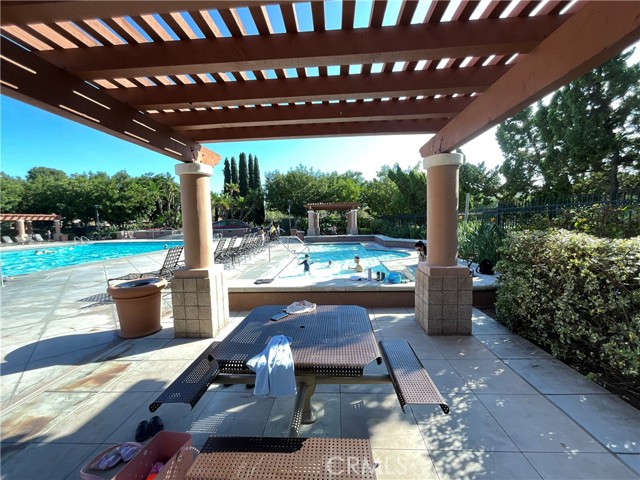 Detail Gallery Image 12 of 14 For 18 La Ronda, Irvine,  CA 92606 - 3 Beds | 3 Baths