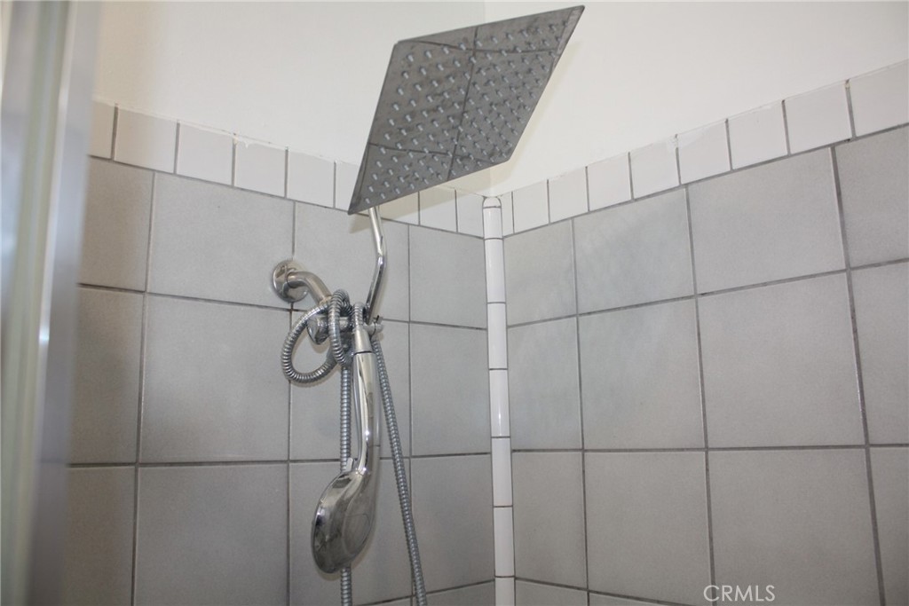 https://media.crmls.org/medias/0b0f97b3-6206-45c2-ba2c-a2b759c21f70.jpg?preset=X-Large
