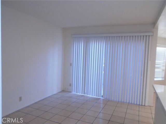 Detail Gallery Image 13 of 33 For 19 Goldstar, Pomona,  CA 91766 - 3 Beds | 2/1 Baths