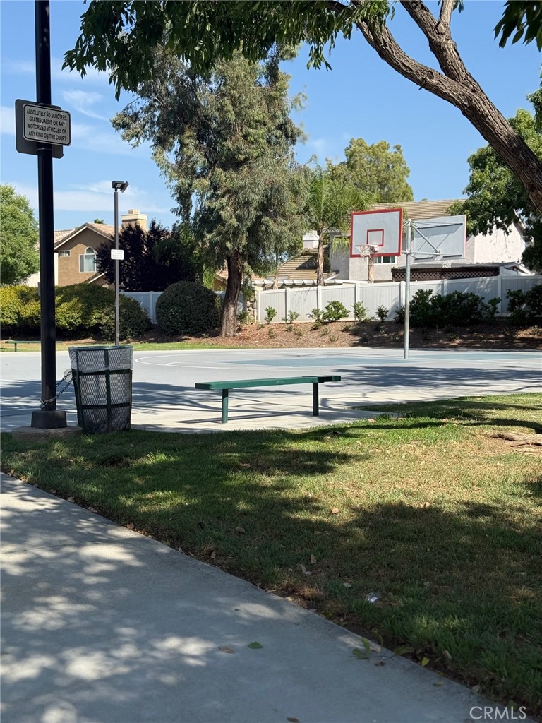 https://media.crmls.org/medias/0b1040cf-deca-4218-a019-a365f0a7ce04.jpg?preset=X-Large