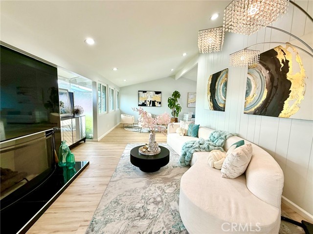 Detail Gallery Image 5 of 70 For 3432 Yellowtail Dr, Los Alamitos,  CA 90720 - 5 Beds | 4 Baths