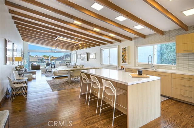Detail Gallery Image 9 of 23 For 308 Poppy Ave, Corona Del Mar,  CA 92625 - 4 Beds | 3 Baths