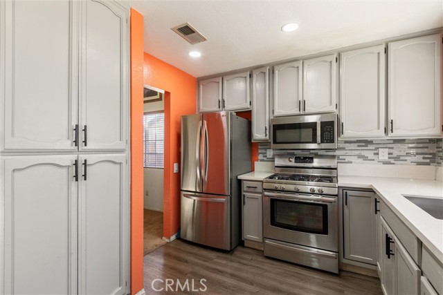 43653 Serenity Court, Lancaster CA: https://media.crmls.org/medias/0b125794-06af-4902-a7d1-b317b806bc1f.jpg