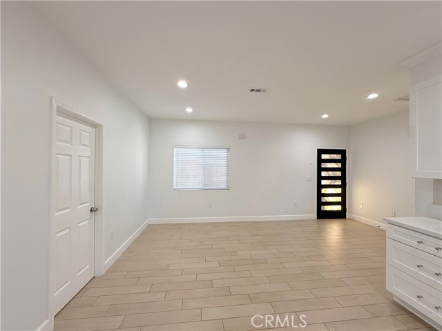 Detail Gallery Image 4 of 12 For 125 Orangewood, Colton,  CA 92324 - 3 Beds | 2 Baths