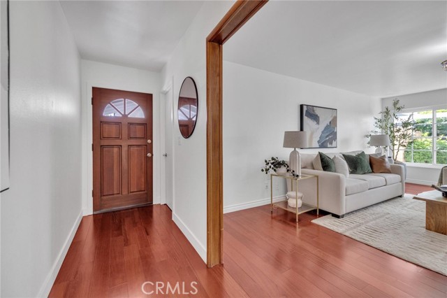 Detail Gallery Image 8 of 56 For 2913 Redwood Ave, Costa Mesa,  CA 92626 - 3 Beds | 2 Baths