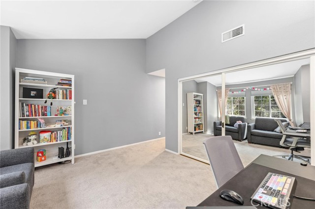 Detail Gallery Image 21 of 41 For 23163 Mulholland Dr, Woodland Hills,  CA 91364 - 2 Beds | 2/1 Baths