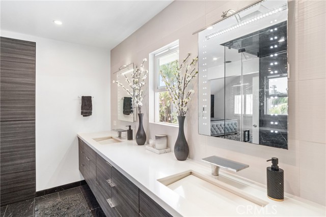 Detail Gallery Image 32 of 61 For 20191 Imperial Cove Ln, Huntington Beach,  CA 92646 - 3 Beds | 3 Baths