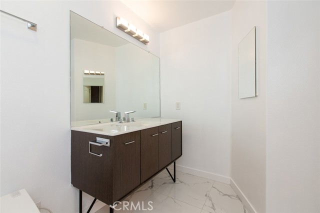 Detail Gallery Image 8 of 22 For 4060 Glencoe Ave #109,  Marina Del Rey,  CA 90292 - 1 Beds | 1 Baths