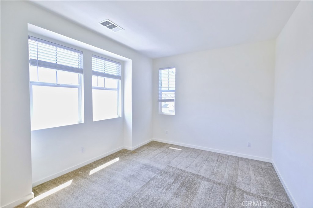 MLS #WS25176152 img 23