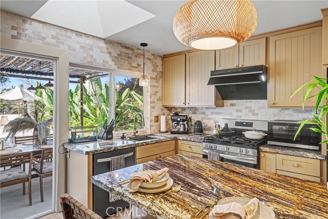 Detail Gallery Image 8 of 39 For 26521 via Gorrion, Mission Viejo,  CA 92691 - – Beds | – Baths