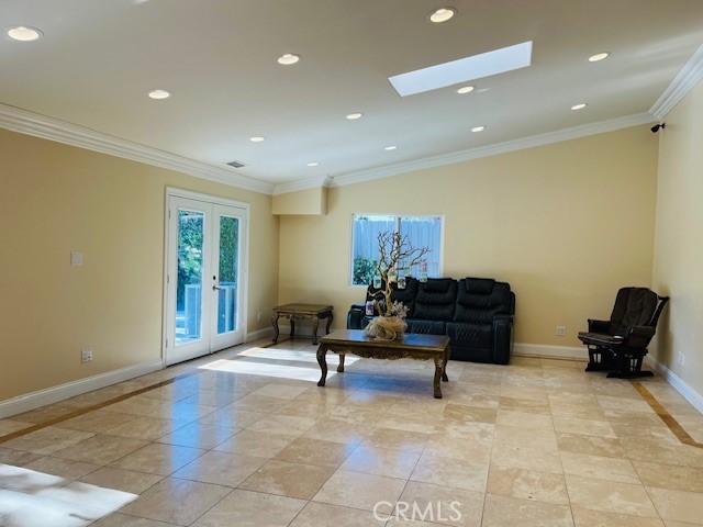 Detail Gallery Image 10 of 48 For 6201 Corbin Ave, Tarzana,  CA 91356 - 5 Beds | 4 Baths