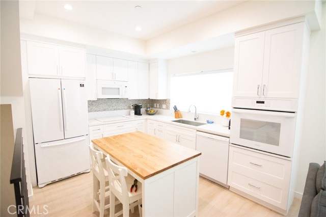 Detail Gallery Image 34 of 53 For 1187 Crenshaw Bld #102,  Los Angeles,  CA 90019 - 2 Beds | 3 Baths