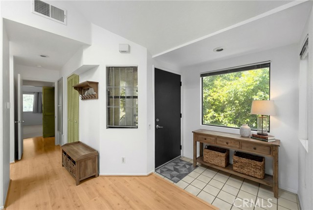 Detail Gallery Image 9 of 25 For 5744 E Creekside #9,  Orange,  CA 92869 - 1 Beds | 1 Baths