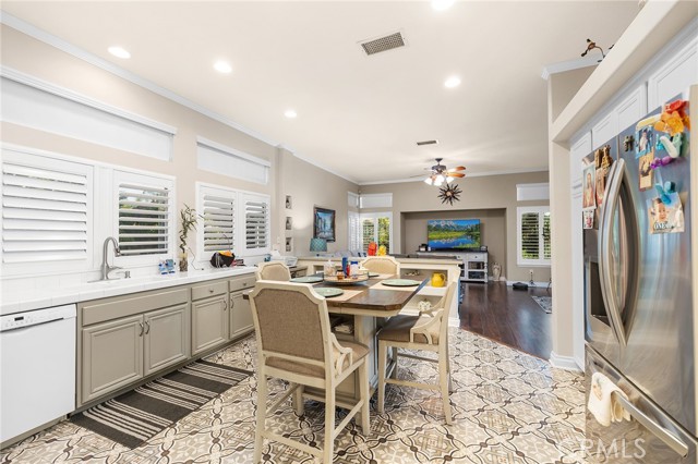 2157 Pecan Tree Street, Hemet CA: https://media.crmls.org/medias/0b160d38-efc9-485b-a00e-06317901f2ea.jpg