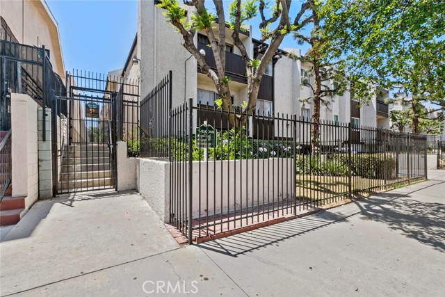 8801 Cedros Avenue, Panorama City CA: https://media.crmls.org/medias/0b160ead-9e0b-4315-95ff-c9b8c57f7254.jpg