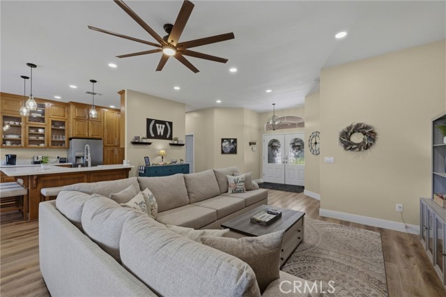 Detail Gallery Image 17 of 70 For 4401 Palisades, Bakersfield,  CA 93308 - 4 Beds | 3 Baths