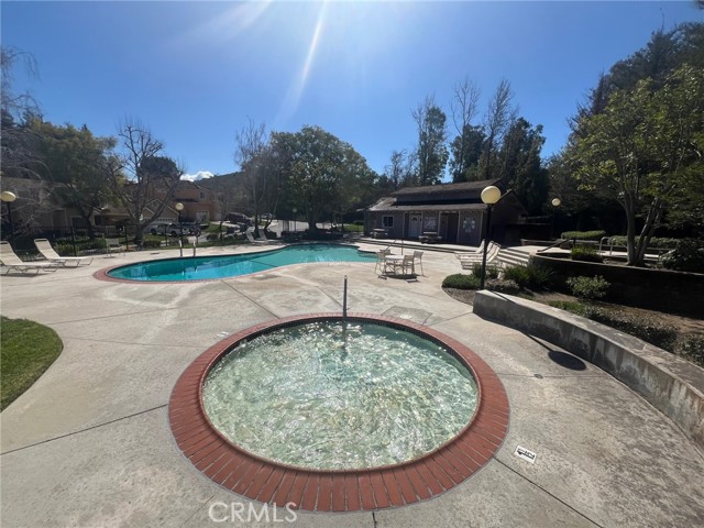 3872 Hunter Crest Court photo 4