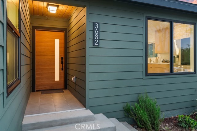 Detail Gallery Image 4 of 30 For 3682 Buckingham, Los Angeles,  CA 90016 - 4 Beds | 2 Baths